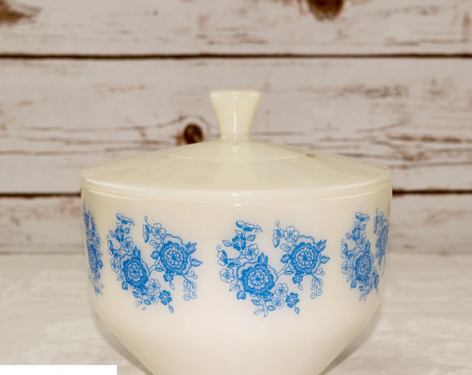 Vintage Milk Glass Bowl w/ Lid -1.5 Qt Federal Glass Heat Proof | Cornflower Pattern