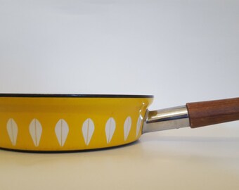 Cathrineholm Norway Yellow lotus enamelware pan