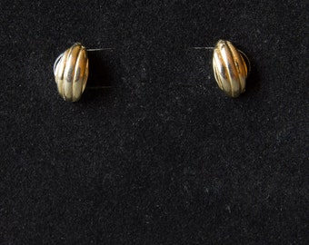 Tiny Shell-Shaped Gold Stud Earrings