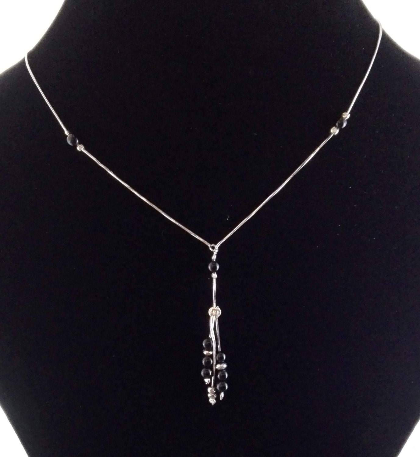 Silver necklace with two positions