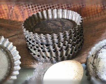 Antique very stable tartlet baking molds Ø 10 cm wonderful patina baking tin kitchenalia