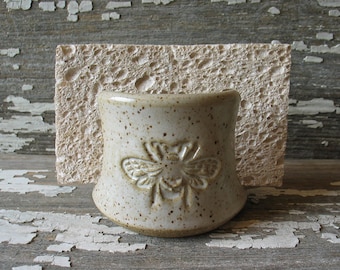 Bee Pottery "Spongette" - Hand carved Kitchen sponge holder - Sink top sponge holder - Ceramic - Handmade Pottery