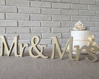sweetheart table Mr. and. Mrs... sign set. Wedding sign set. Sweetheart table decor wooden signs.