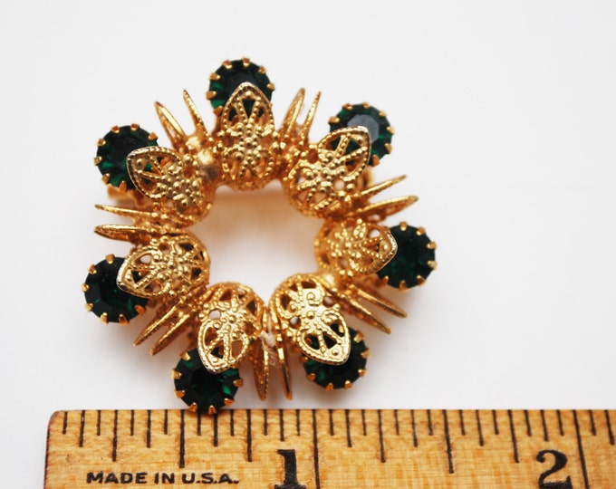 Green Rhinestone Brooch - Gold filigree - Round Wreath - Floral flower -pin