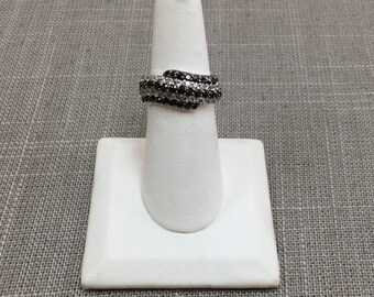 925 Sterling Silver Ring With Black And White Cubic Zirconia!!! Size 7 US