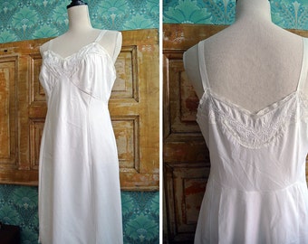 Vintage 1970s Delicate Ivory Lace Embroidery Nightgown Lingerie Womens S-M