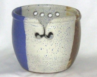 Large Yarn Bowl, Knitting Bowl, Ceramic Yarn Bowl, Pottery Yarn Bowl, Attractive Overlaping Glaze, Yarn Holder, Knitting Tools/Supplies