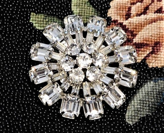 Signed WEISS Rhinestone Brooch Mid Century 1950s Crystal Glass Rhinestone Brooch Vintage Hollywood Wedding Bride Bridal Designer Fashion