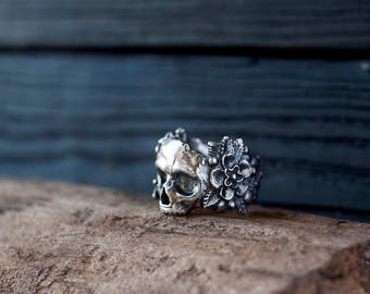 Silver skull ring - Flower skull ring - Flowers and skull - Sugar skull - Day of the dead - Gothic ring - Dia de los muertos