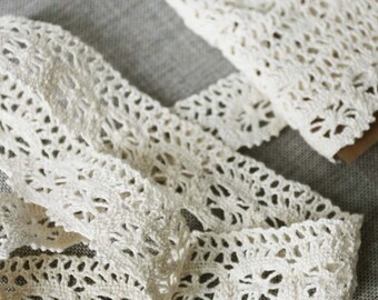 Vintage lace trim, cream cotton lace, woven lace, 1.25" wide old lace