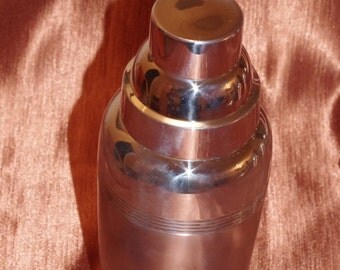 Vintage Cocktail Shaker - Art Déco - Streamline - Silver Plate - Barware - Design - Very RARE - Bauhaus