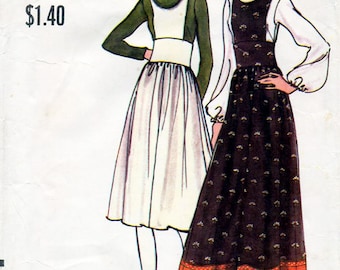 1970s Jumper Dress Pantjumper and Blouse Pattern Vogue 8117 Vintage Sewing Pattern Pinafore Dress Palazzo Jumpsuit & Roll Collar Top Bust 34