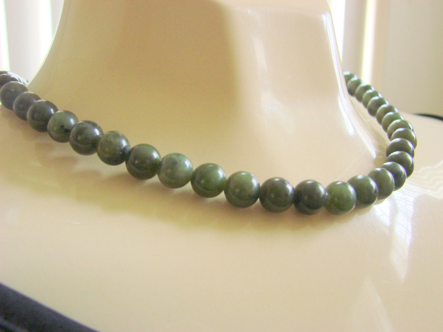 Vintage Jade Bead Necklace Green Bead Jewelry Jewellery