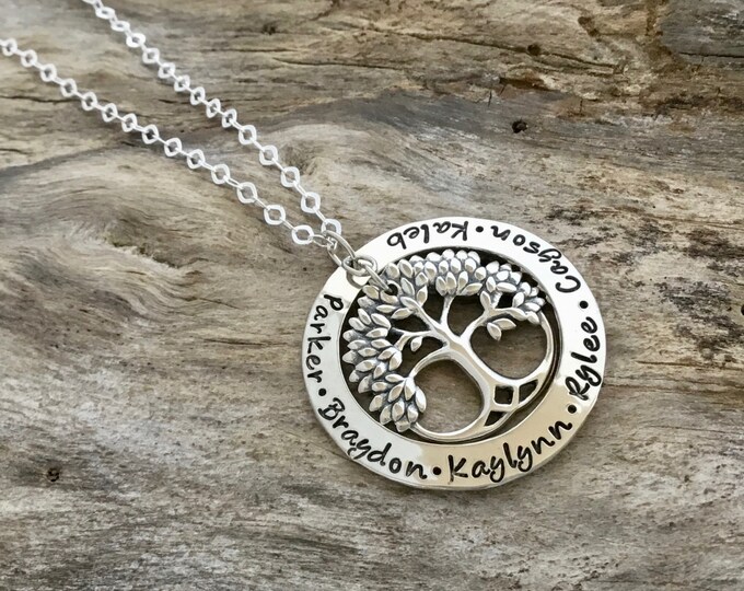 Family Tree Necklace / Mothers Necklace / Mom necklace / Grandma Necklace / Tree Necklace / Mom Jewelry / Mom Necklace with Kids Names