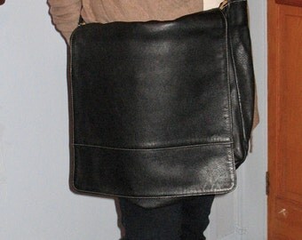 1990s Fine Argentine Black Leather Messenger Bag, Vintage Large Black Messenger Bag Made in Argentina, Black Messenger Bag, Cross Body Bag