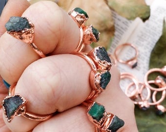 Petite Raw EMERALD Stacking Rings. Emerald Ring. Crystal Ring. Green Emerald Copper Ring. Copper Ring. Boho Ring. Stacking Rings. Vegan
