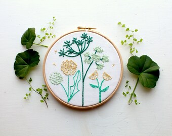Spring Wild flower Embroidery Stitch sampler. Beginner embroidery kit. Home decor.DIY craft kit.Botanical art. Embroidery pattern.Tutorial