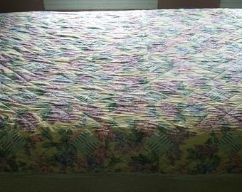 Vintage Queen Size Quilt Light Blanket Lilac Design Floral Bedspread Coverlet Rustic Country Cottage Chic