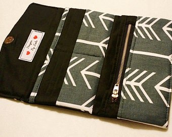 Women's Gray Tri Fold Wallet with Arrows