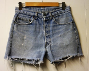 Distressed Levi High Waisted denim shorts