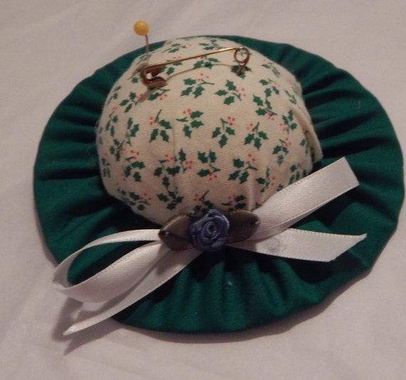 Small Green Pin Cushion ITS A HAT....Its a pin cushion