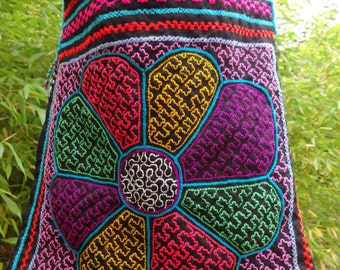 Les broderies Shipibo du Pérou – Pierres & Merveilles