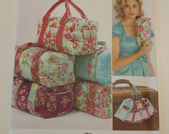 Simplicity Pattern 2274 Overnight Bag, Suitcase, Tote Bag, Clutch and Luggage Tag