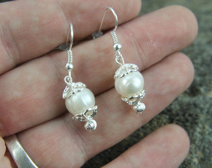 Bridal Jewelry, White Freshwater Pearl and Silver Dangle Earrings, Bridesmaid Earrings, Beaded Wedding Accessory