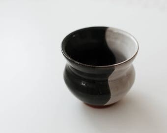 Vintage Ceramic Pottery Bowl/Planter
