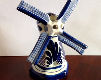 Vintage Delft Blue Holland Windmill Spins Around & Around 7 1/2" Tall Mint