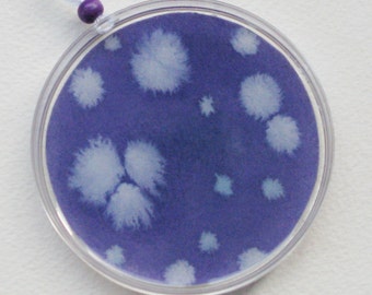 Petri Dish Ornament Y4: Plaque Assay on Purple