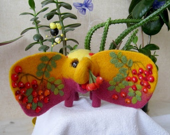 Rowan elephant - needlefelted sculpture