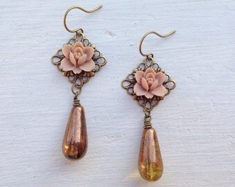 Bronze Earrings/Flower Earrings/Amber Earrings/Garden Wedding Earrings/Light Brown Earrings/Buff Beige Earrings/Bridesmaid Earrings