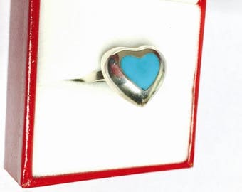 Vintage Turquoise Ring, romantic heart Design, Sterling Silver, Ring Size 7., Stamped .925, Estate Sale item no S098