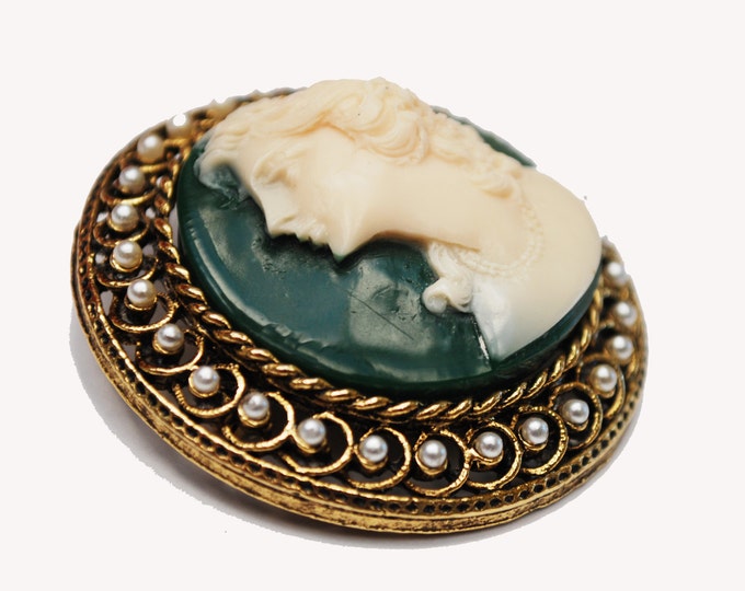 Cameo Brooch - Art Mode signed - Round gold tone - Green White Resin Cameo -Pearl - Mid Century Pin