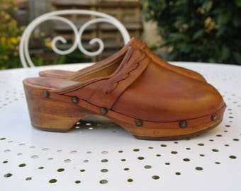 Vintage brown leather hippie swedish Clogs