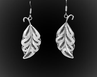 Leaves earrings with silver embroidery