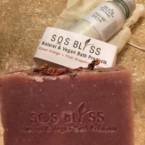 Buyer photo Fatima Holland, who reviewed this item with the Etsy app for iPhone.
