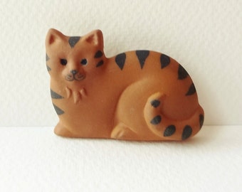 highbank porcelain cat