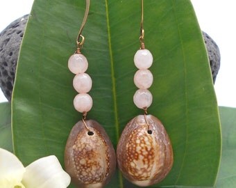 Shell Earrings,Cowrie Shell Earrings, Beach Jewelry, Sea Shell Earrings, Beach Wedding, Dangle Earrings