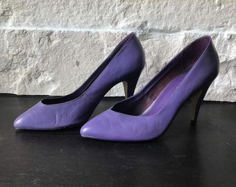 Vintage purple shoes - Purple leather pumps - size 6.5 - brazilian vintage shoes - vintage purple heels - vintage purple pumps - 80s shoes