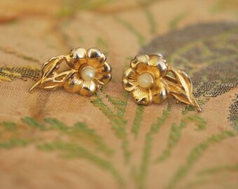 1950s Sterling with Gold Wash and Pearl Flower Earrings Vintage Screw Back Earrings