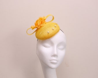 Yellow Fascinator hat.Pill box hat.Floral.Wedding Hat
