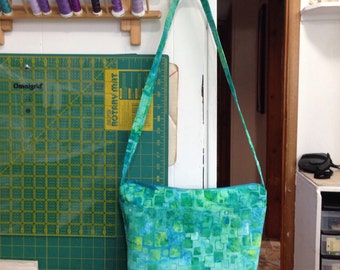 Aqua Green Batik Purse, Zipper closure