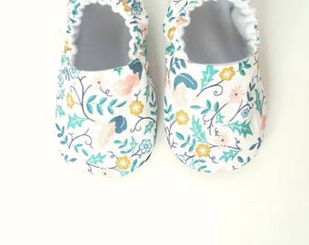 Baby Shoes, Baby Moccasins, Valor Plumes / Baby Moccs / Montessori Shoes / Soft Soled Shoes / Organic Moccs / Organic Baby Shoes