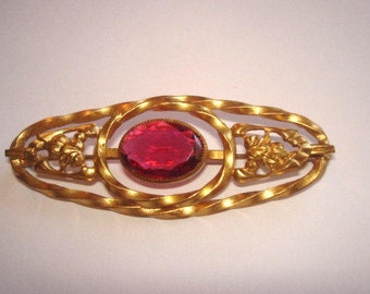 Brooch Ruby Glass Stone Gold Tone