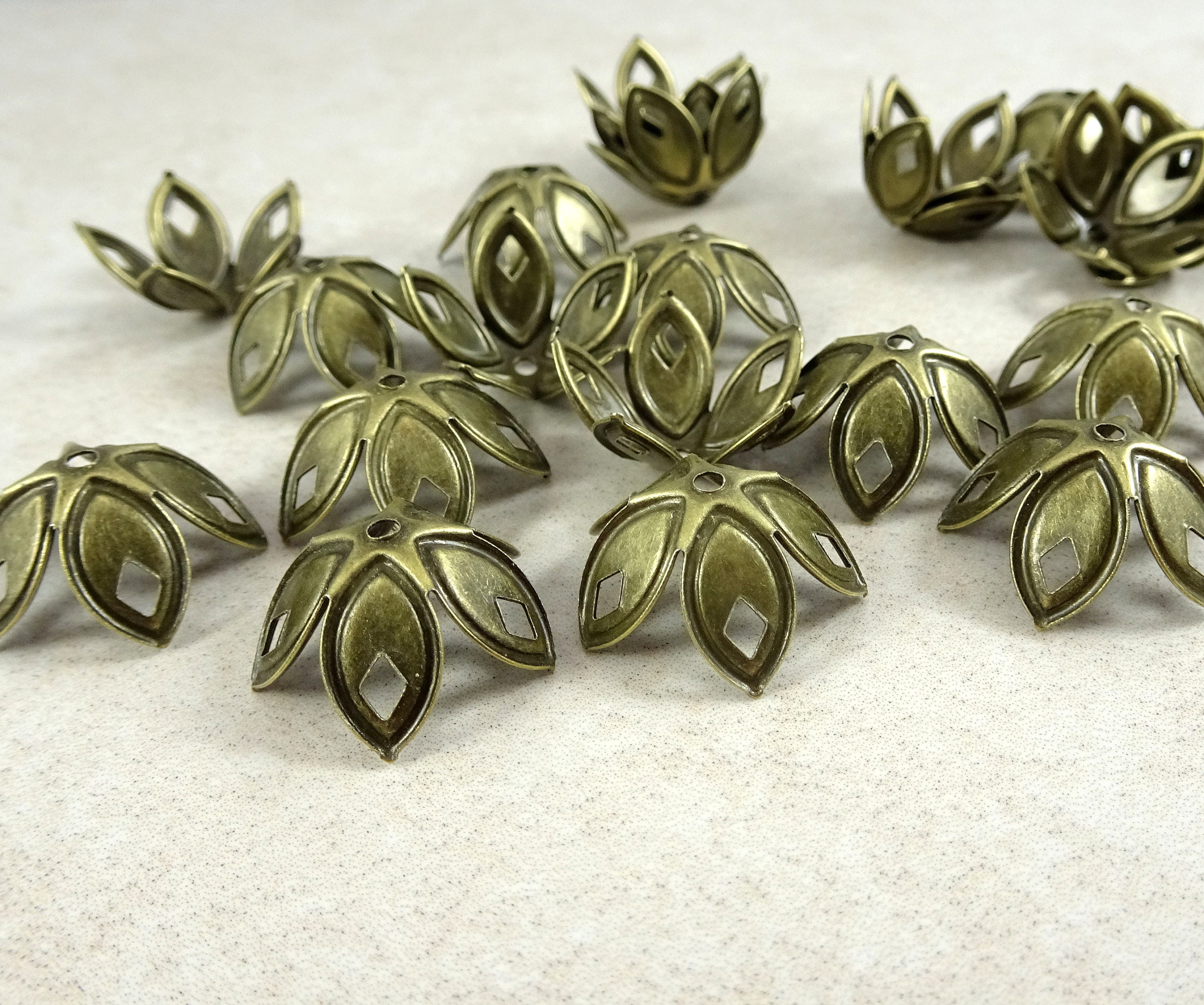 Bead Caps, Leaf Antiqued Bronze, Brass Leaf Bead Cap (054YAB) 18mm