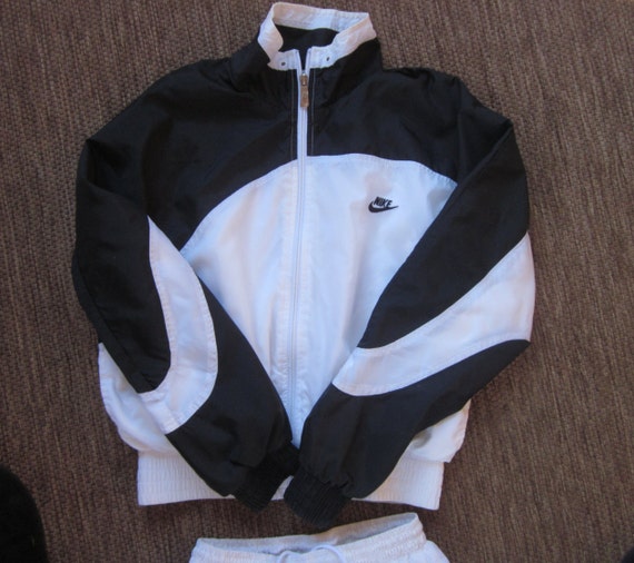 nike windbreaker jogging suits