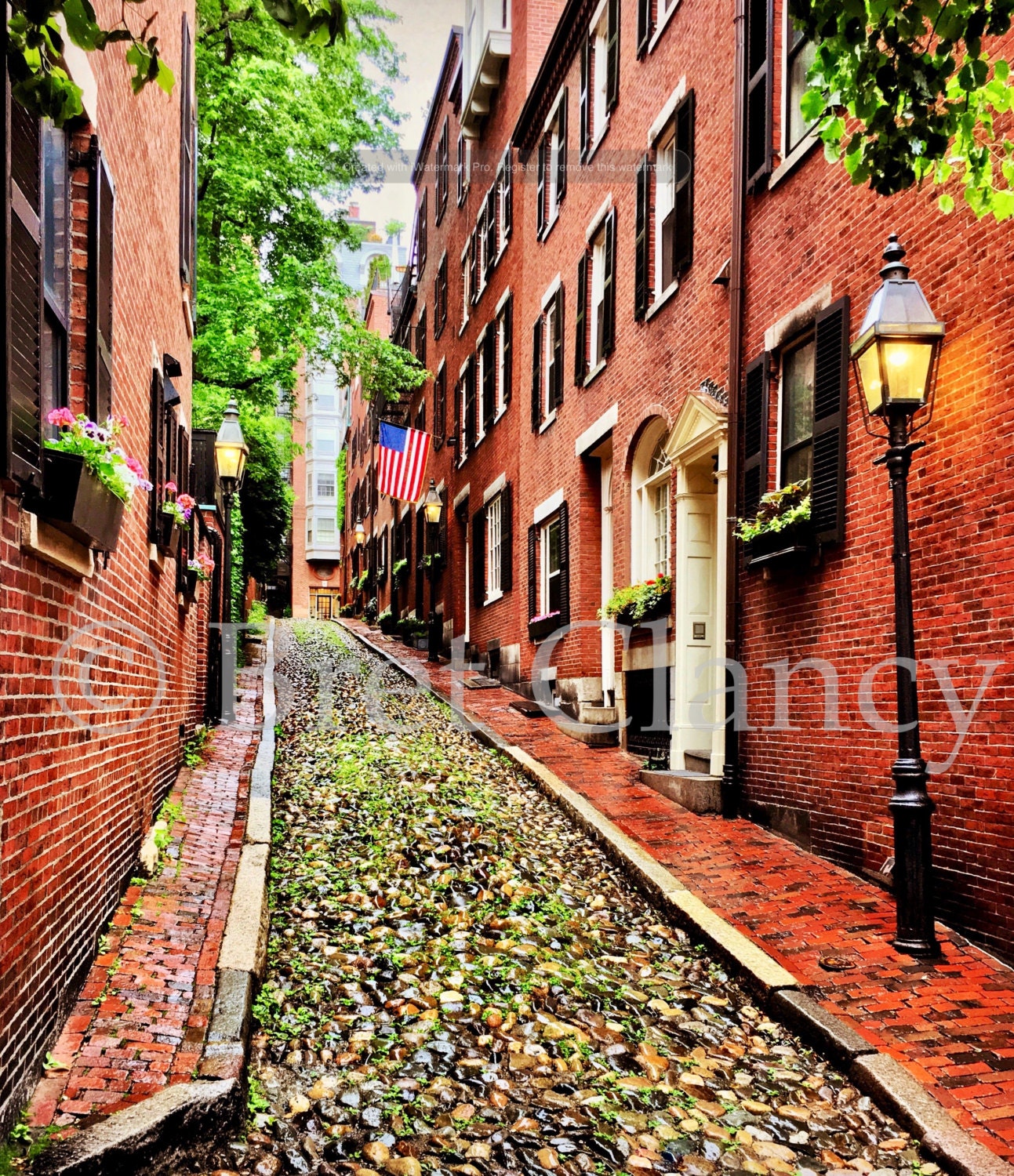 The most photographed street in America Acorn Street Beacon