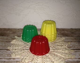 Vintage Jello Molds, Vintage Plastic Jello Molds, Green, Yellow, Red Jello Molds, Vintage Set of Jello Molds, Set of 7 Jello Molds